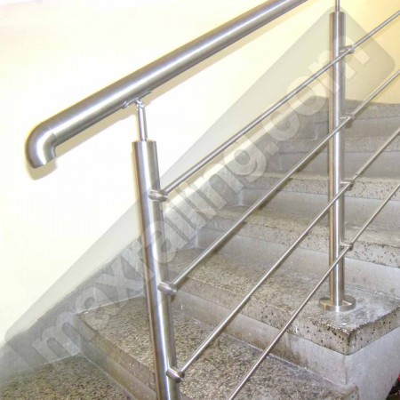 Иноксов парапет за стълби